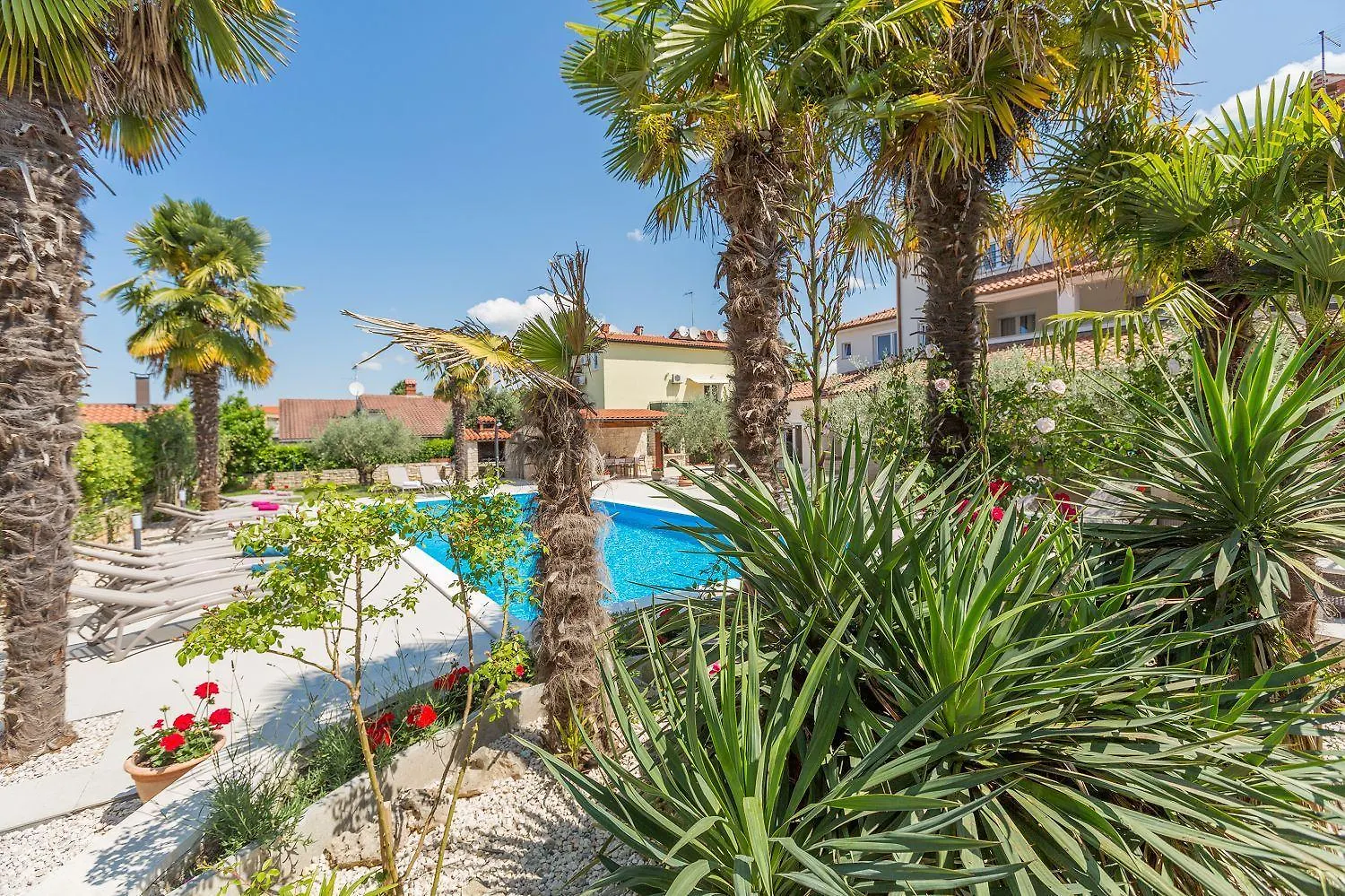 Bezauberndes Apartment Mit Grossem Pool, Privatem Balkon, Bbq, Nur 800 Meter Zum Strand Porec 0*,