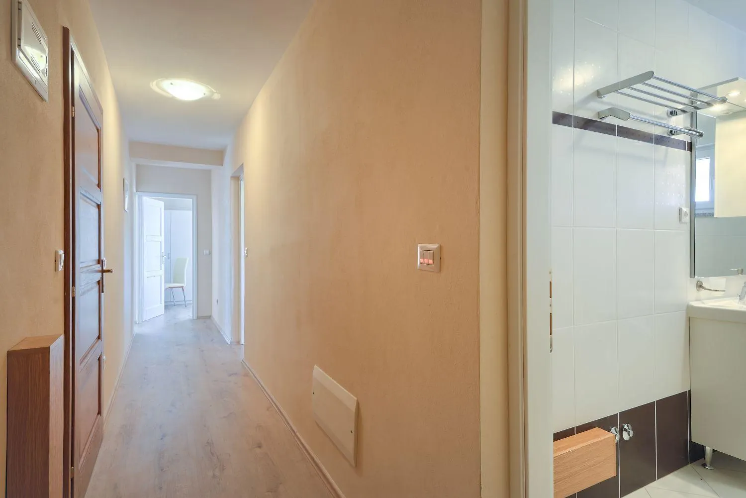 Bezauberndes Apartment Mit Grossem Pool, Privatem Balkon, Bbq, Nur 800 Meter Zum Strand Porec