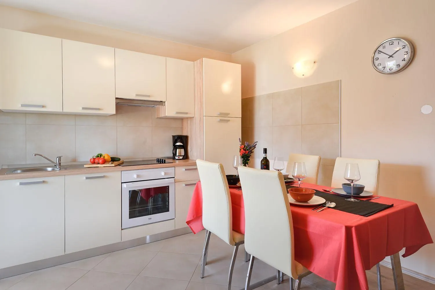 Bezauberndes Apartment Mit Grossem Pool, Privatem Balkon, Bbq, Nur 800 Meter Zum Strand Porec
